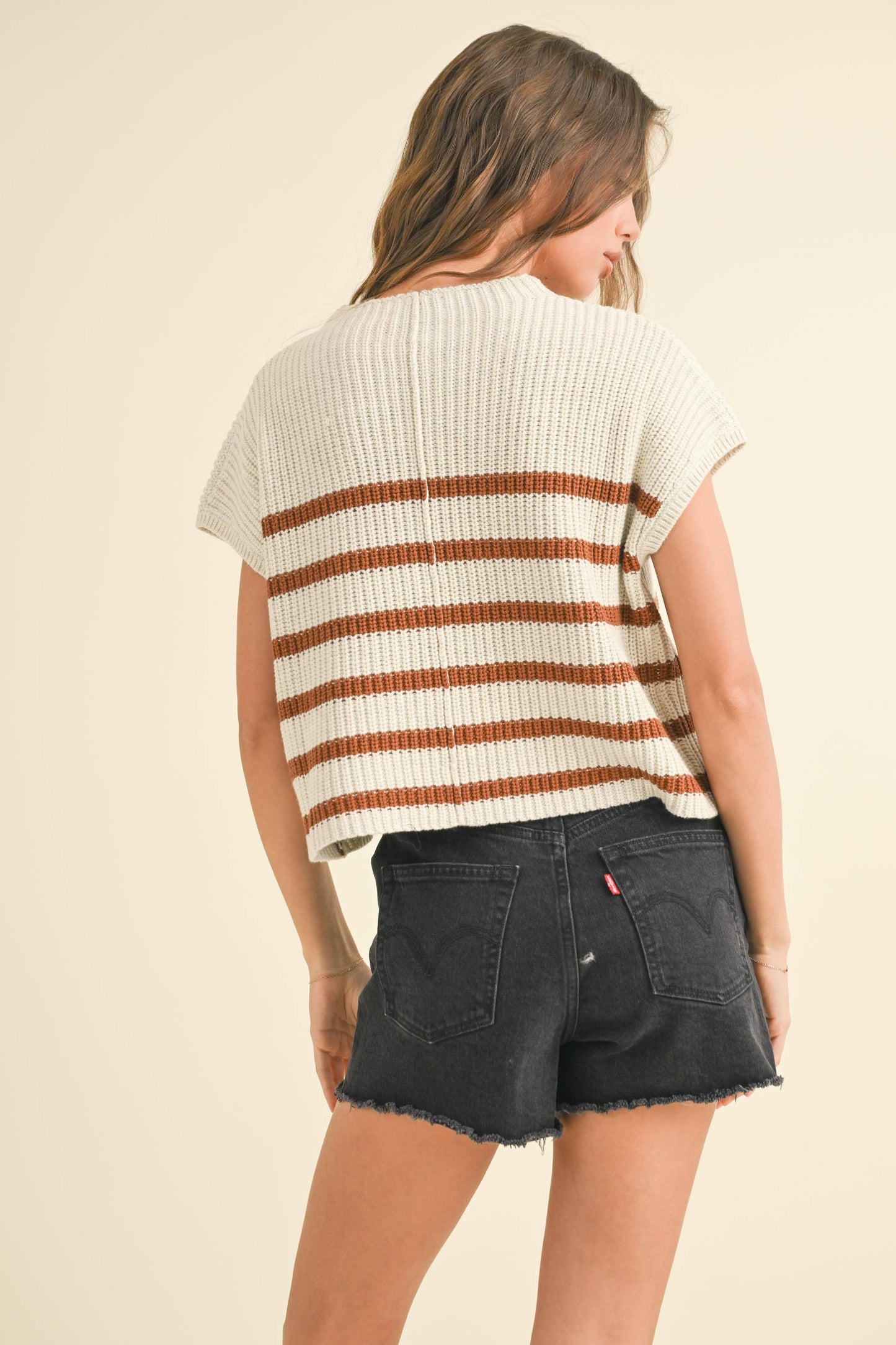 HALF MOCK NECK STRIPED KNIT TOP: WHITE/CLAY