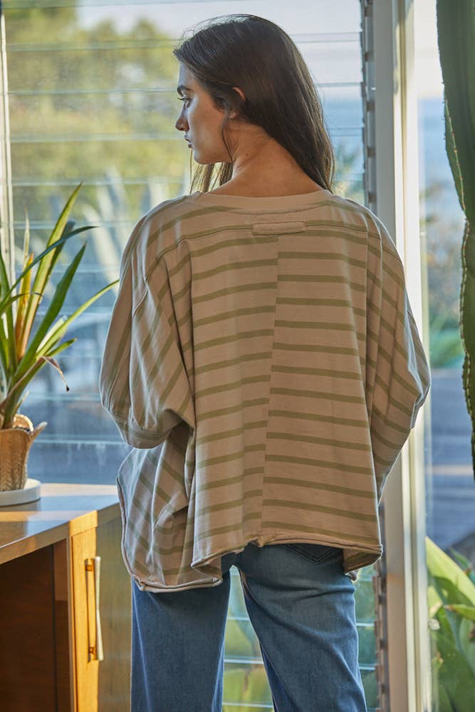 WHEELER SHORT SLEEVE TOP: Taupe Olive