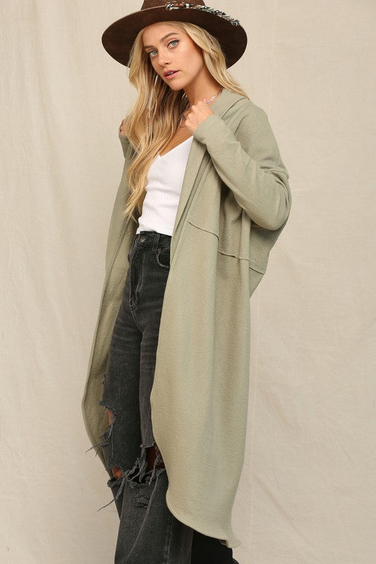 OLIVE OVERSIZED CARDIGAN IN A SLOUCHY SILHUETTE