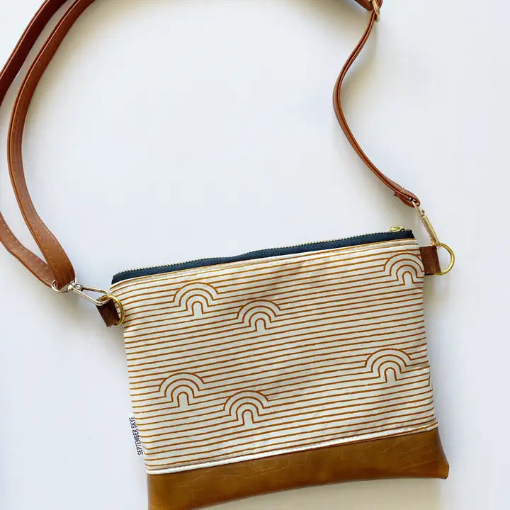 Small Crossbody Bag in Linear Caves Saddle