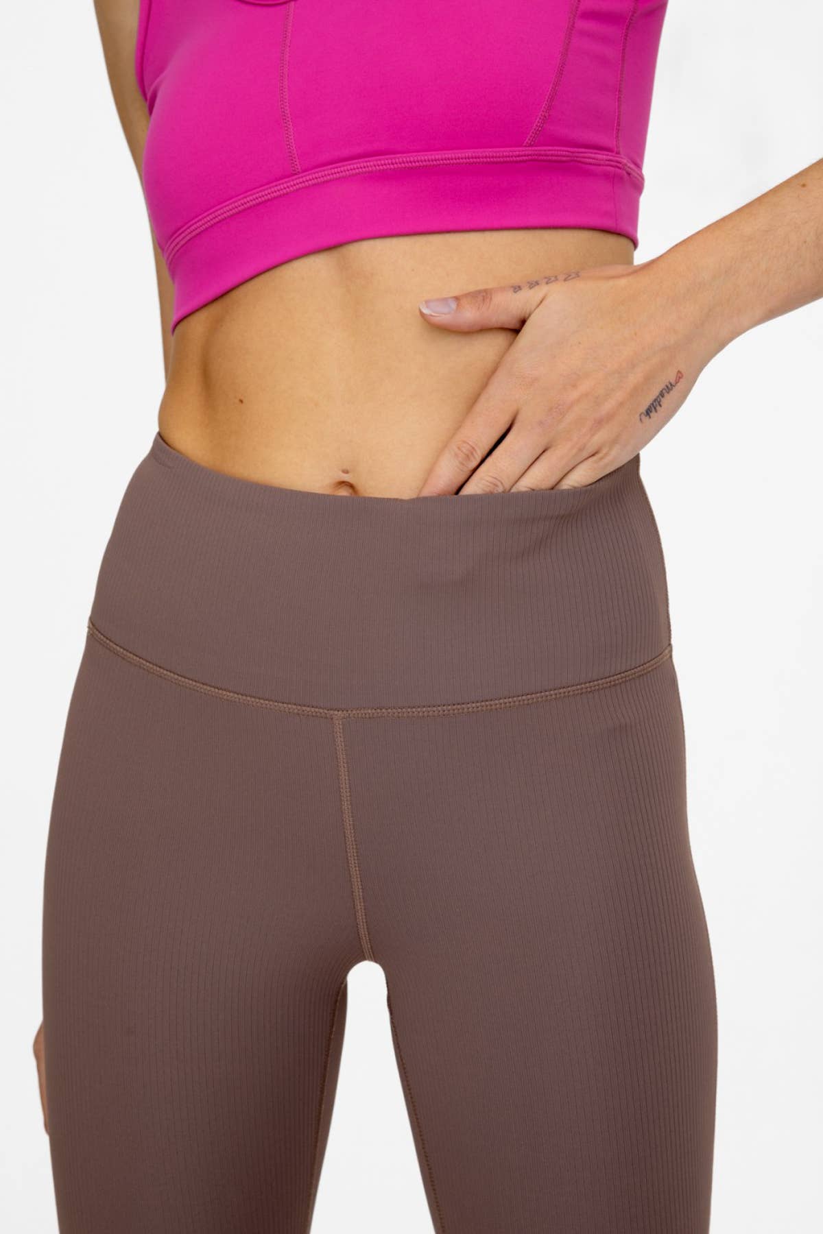 Jacquard Ribbed High-Waisted Leggings: DEEP TAUPE